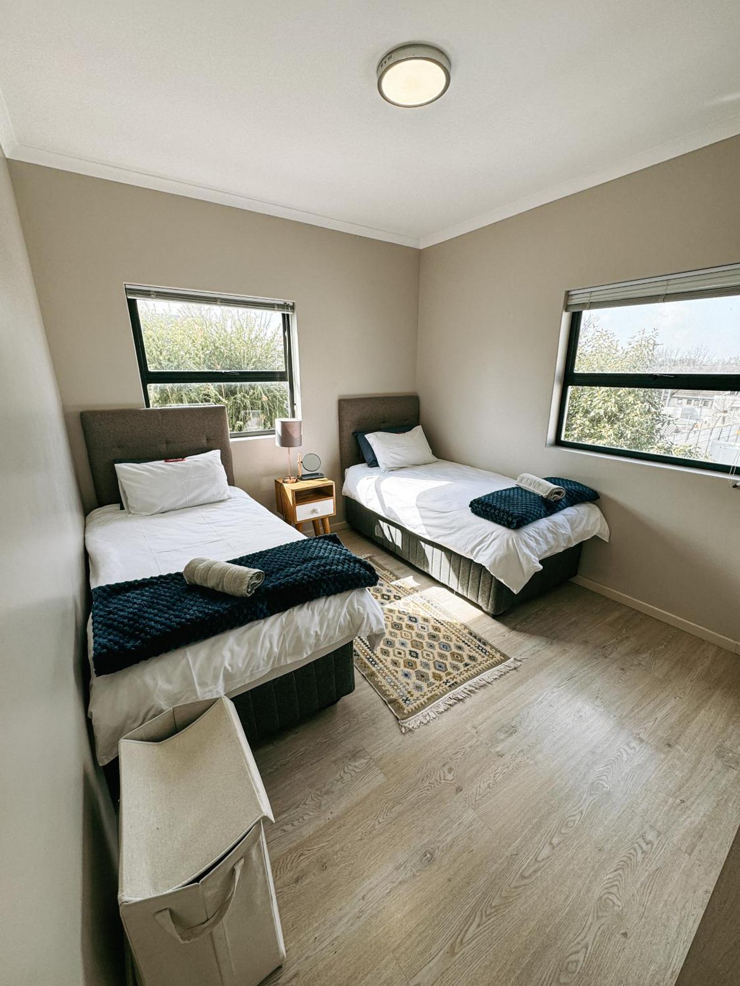 Appartamento Nemesia Court Durbanville Esterno foto