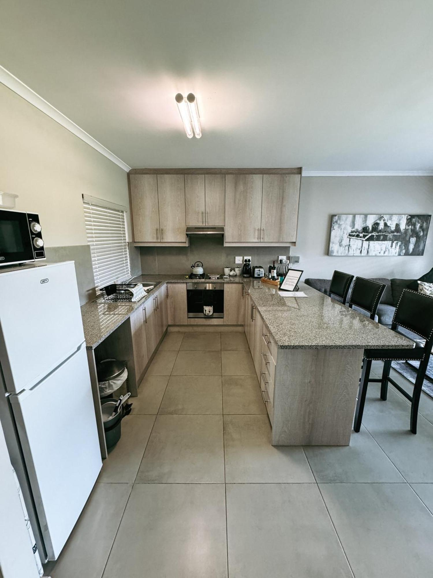 Appartamento Nemesia Court Durbanville Esterno foto
