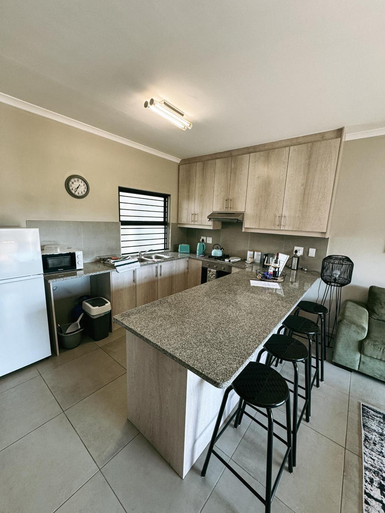 Appartamento Nemesia Court Durbanville Esterno foto