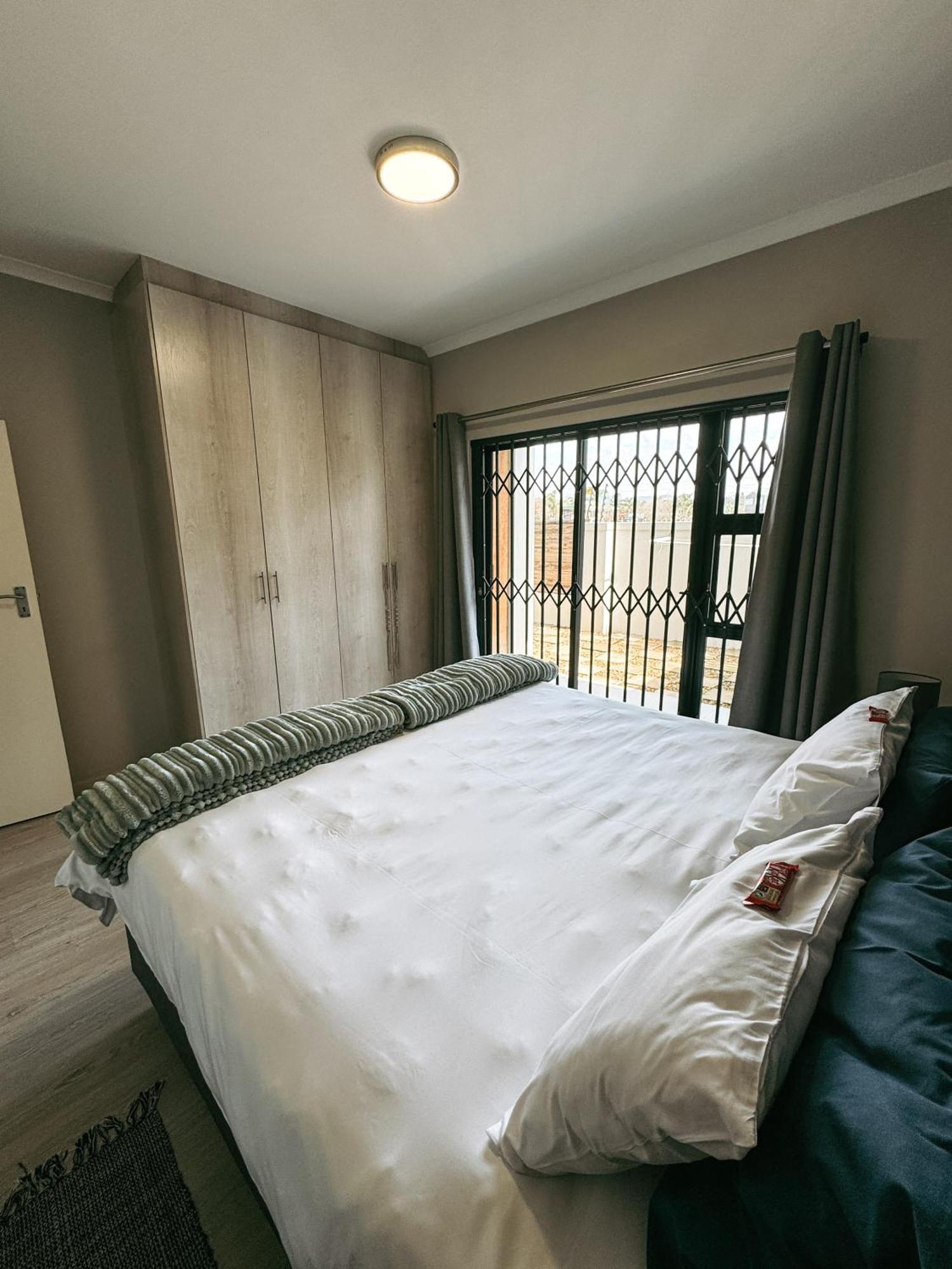 Appartamento Nemesia Court Durbanville Esterno foto
