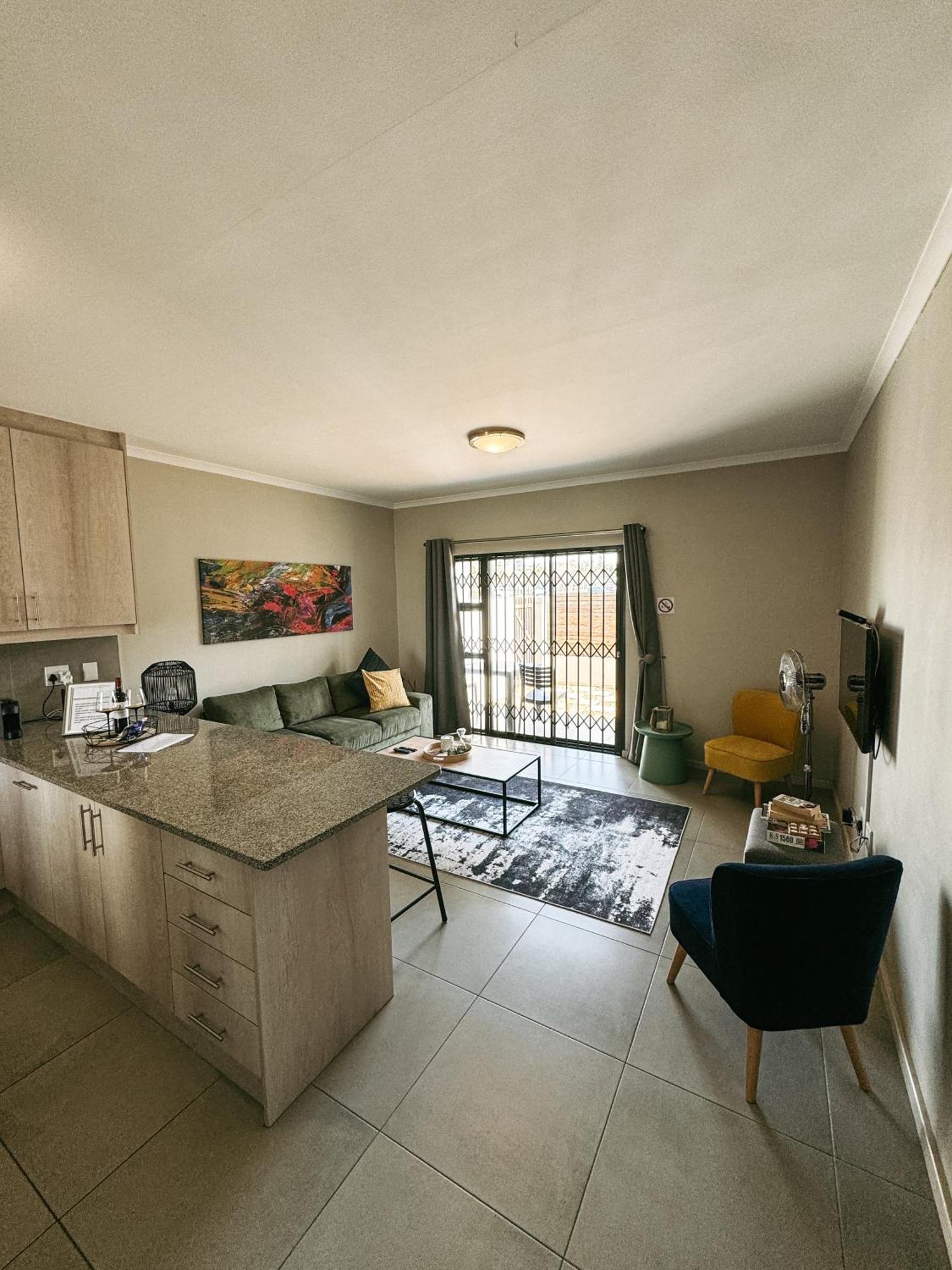 Appartamento Nemesia Court Durbanville Esterno foto