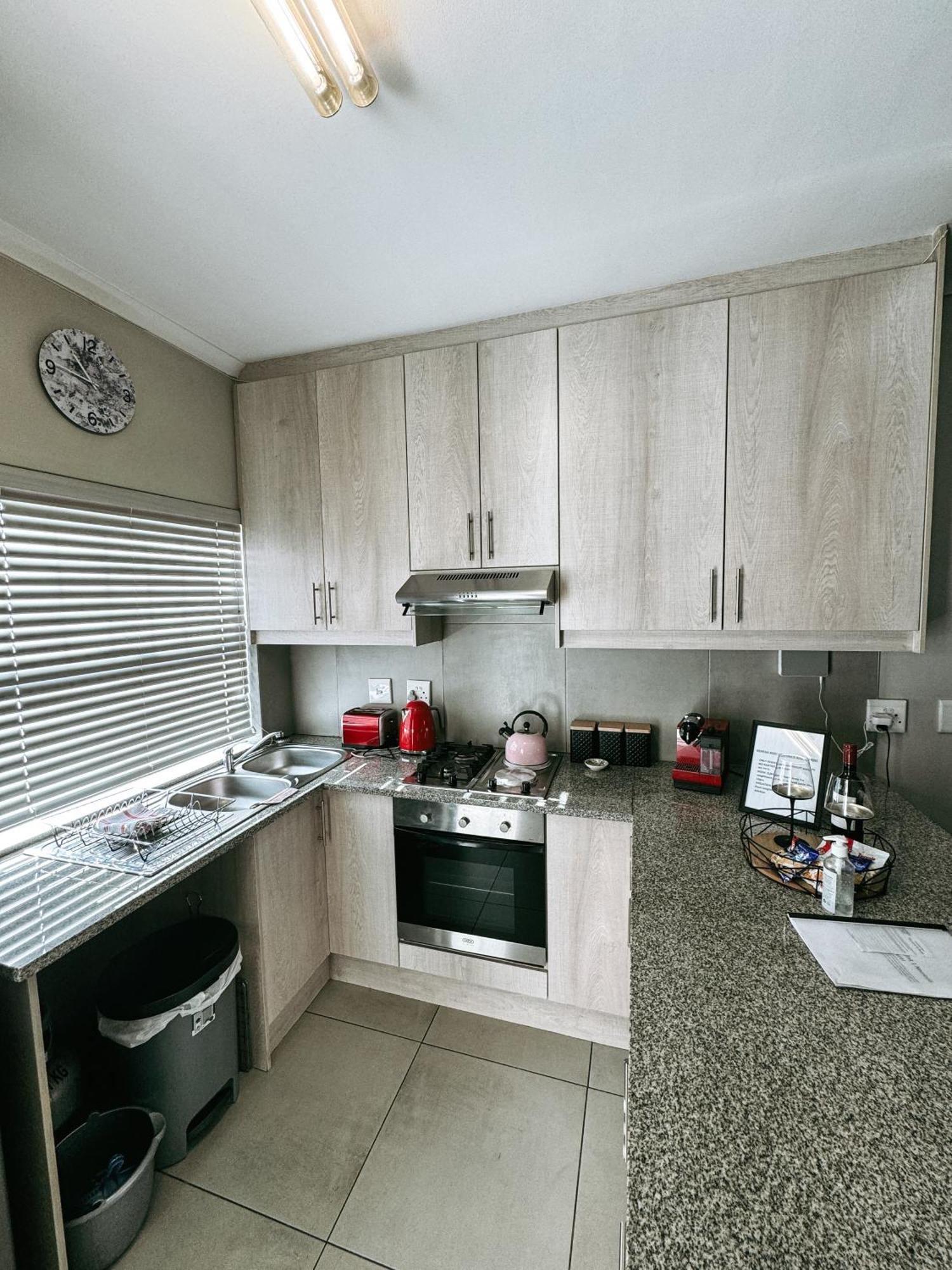 Appartamento Nemesia Court Durbanville Esterno foto