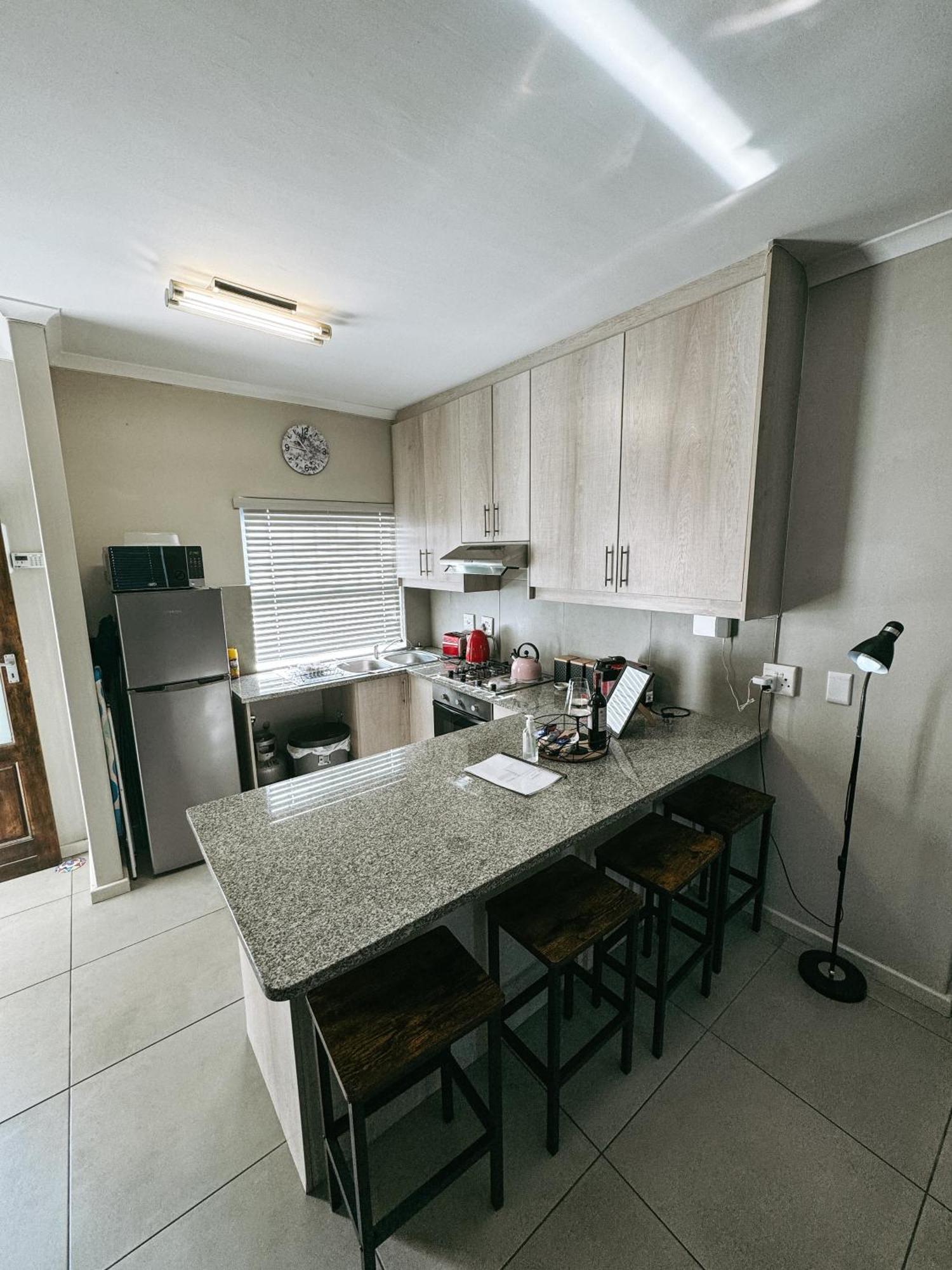 Appartamento Nemesia Court Durbanville Esterno foto