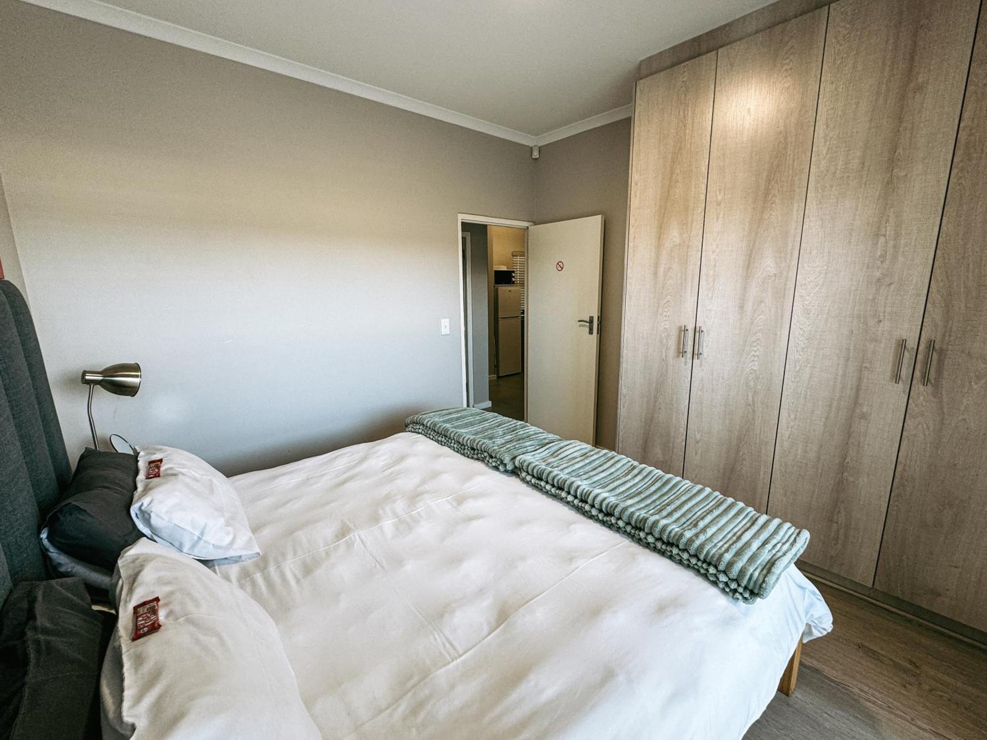 Appartamento Nemesia Court Durbanville Esterno foto