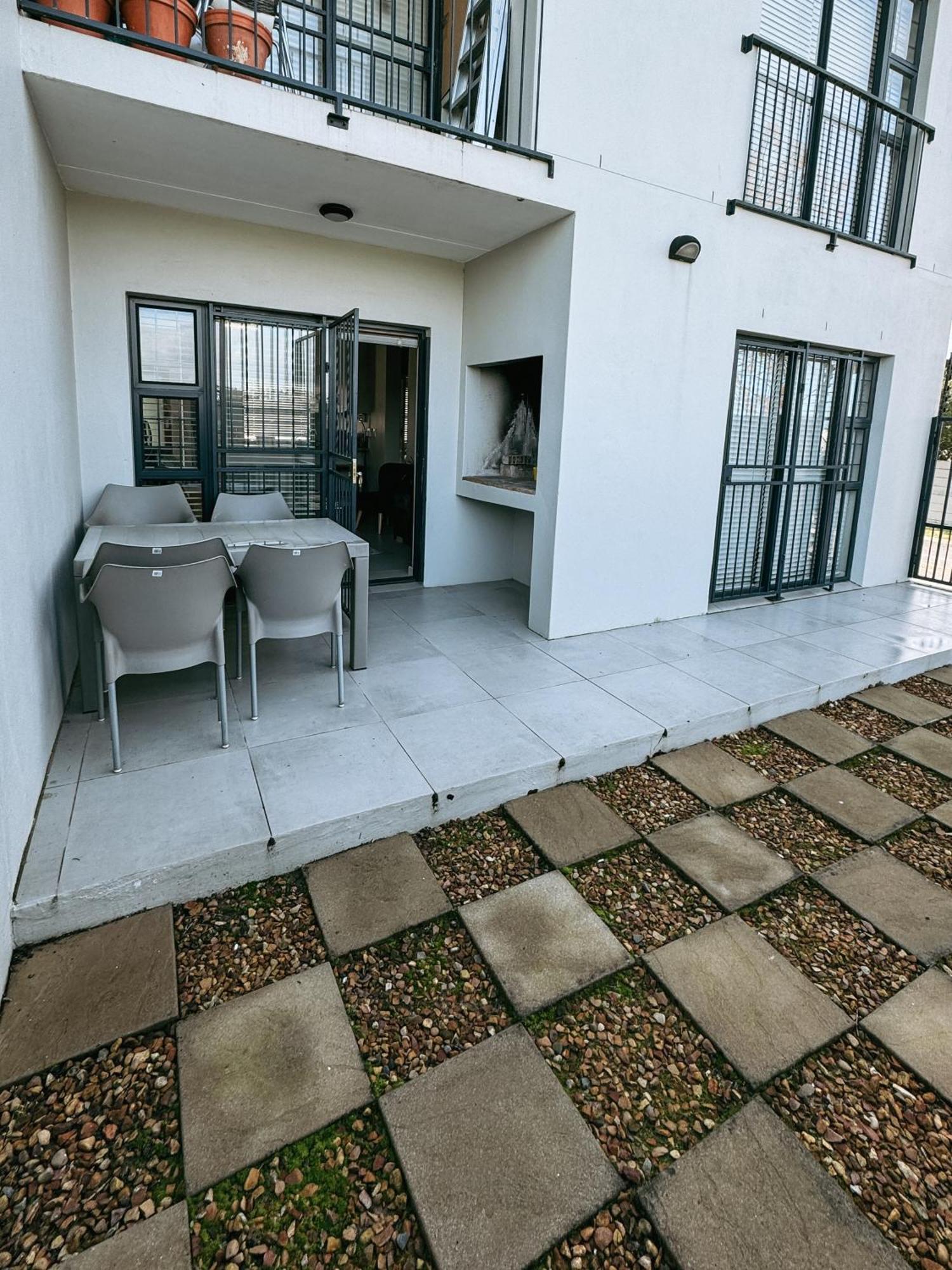Appartamento Nemesia Court Durbanville Esterno foto
